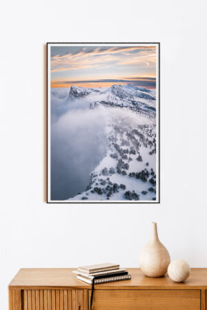 Crêtes de Lans en Vercors prisent par les nuages