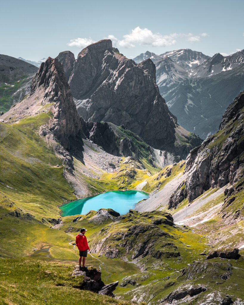 Grand lac depuis le col de la Ponsonnière: l'un des plus beaux lacs des Hautes Alpes
