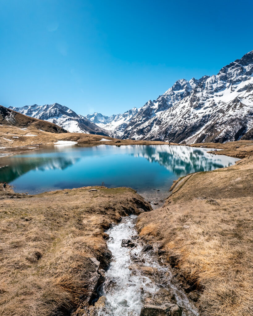 Lac du pontet dans les hautes alpes