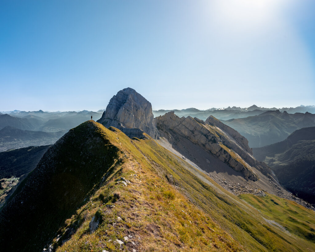 Pointe de Balafrasse au dessus du lac de Peyre
