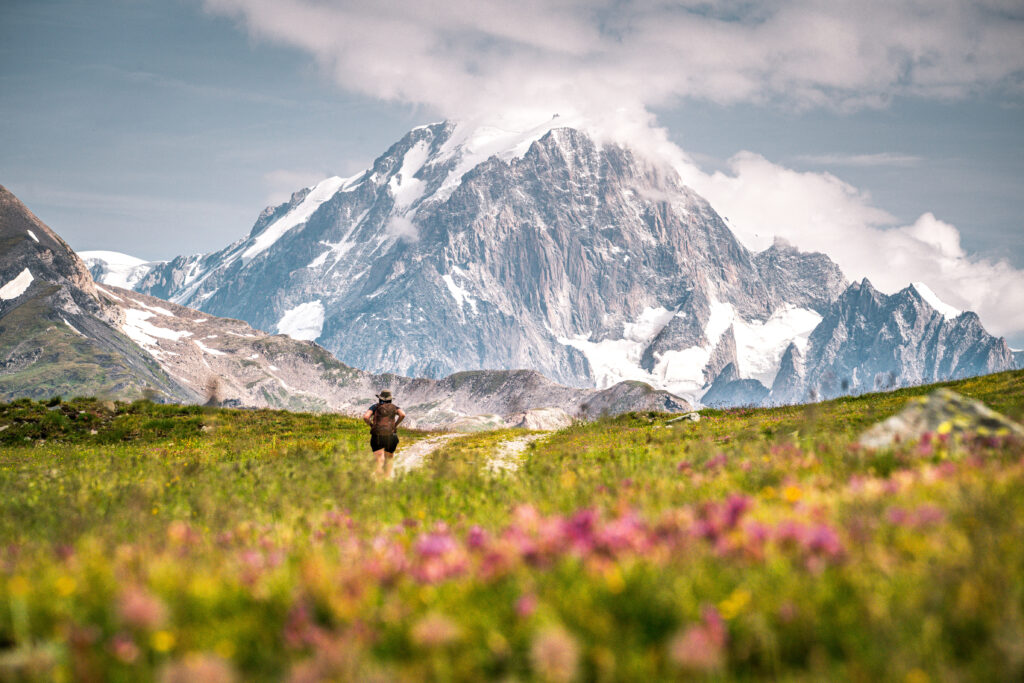 Vue sur le Mont Blanc tout au long de la randonnée